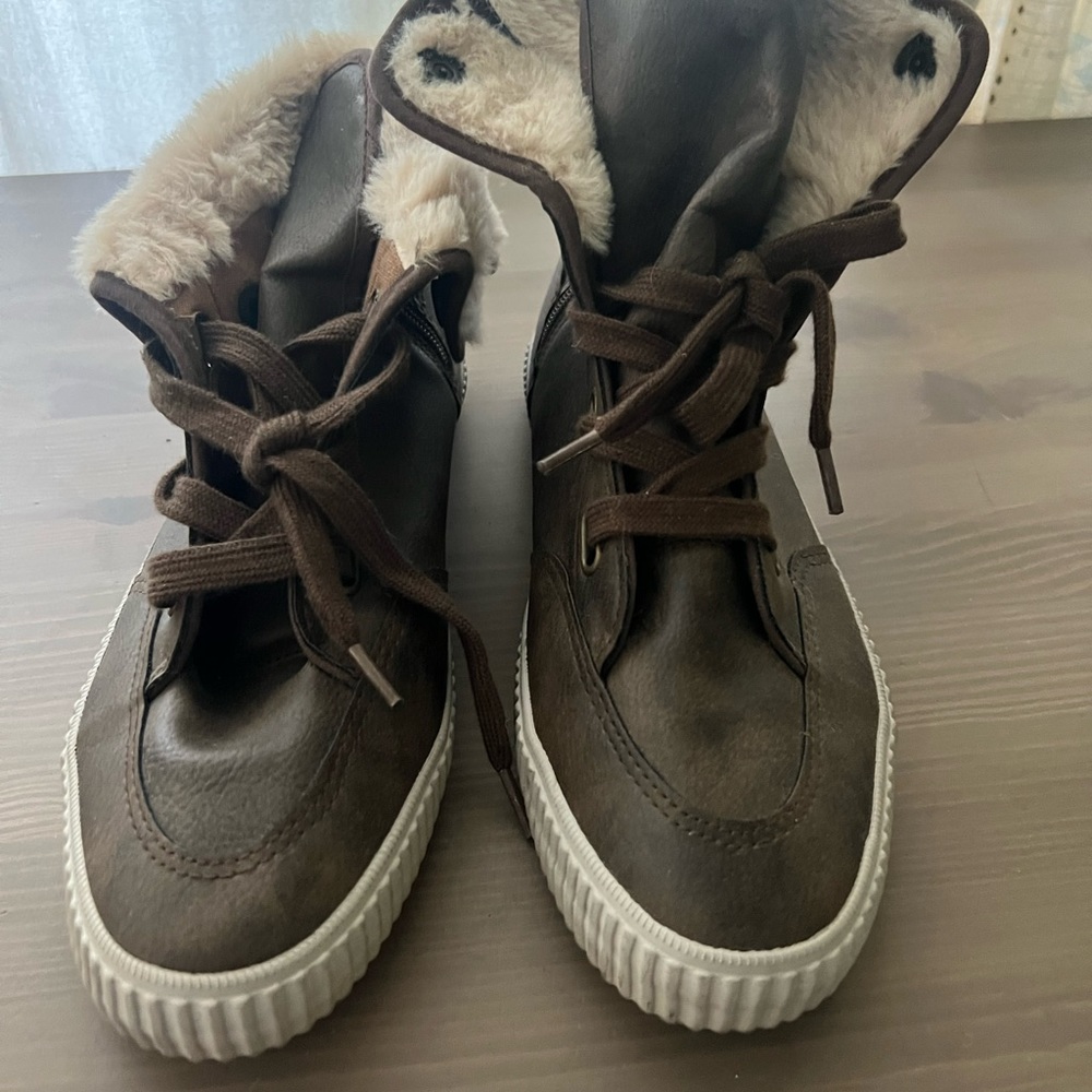 Blowfish Malibu high-top brown sneakers 9